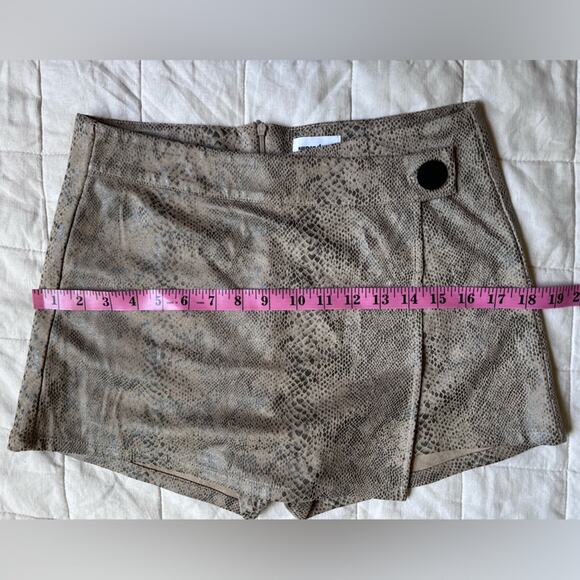 Revolve X Superdown Beige Faux Suede Snake Skin Print Wrap Skort - Medium - Picture 6 of 10